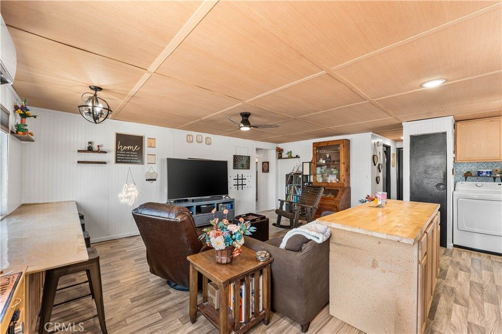 Image 6 of property listing at 1724 Sandra, Rosamond, CA 93560