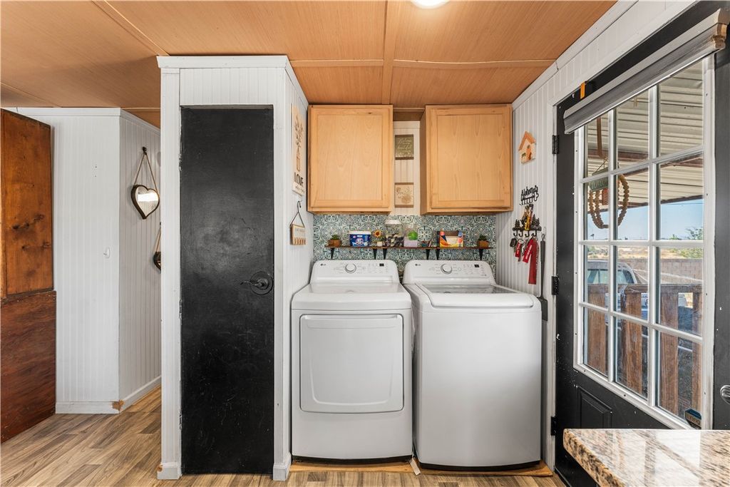 Image 8 of property listing at 1724 Sandra, Rosamond, CA 93560