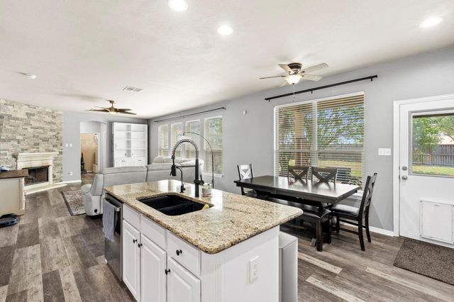 227 Sandstone TRL, Buda, TX 78610