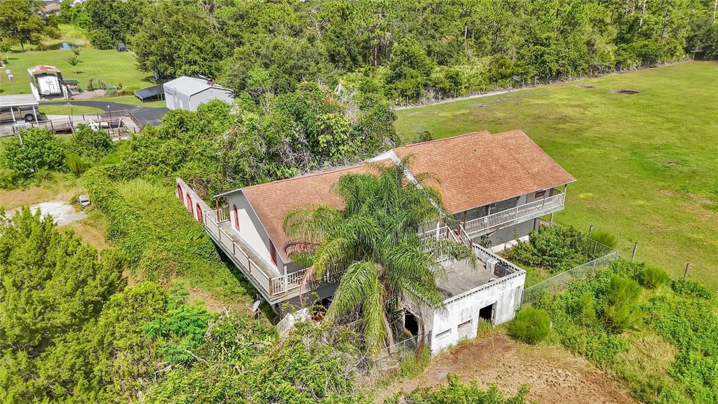 Image 4 of property listing at 3135 OLD HICKORY TREE ROAD, St Cloud, FL 34772