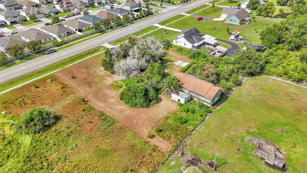 Image 8 of property listing at 3135 OLD HICKORY TREE ROAD, St Cloud, FL 34772