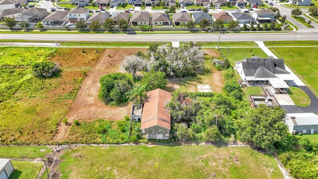 Image 9 of property listing at 3135 OLD HICKORY TREE ROAD, St Cloud, FL 34772