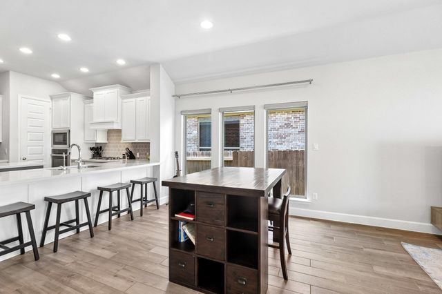 112 Chinaberry BND, Bastrop, TX 78602
