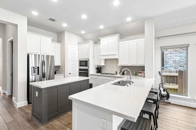 112 Chinaberry BND, Bastrop, TX 78602