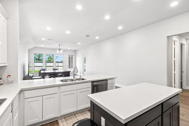 112 Chinaberry BND, Bastrop, TX 78602