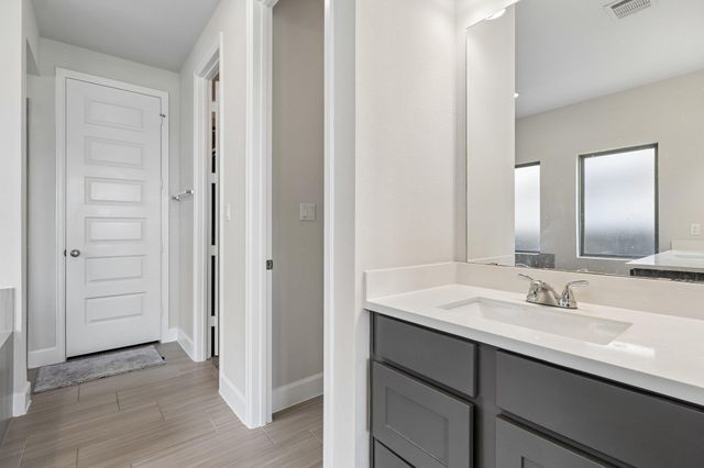 112 Chinaberry BND, Bastrop, TX 78602