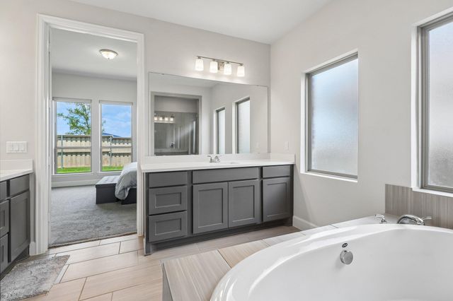 112 Chinaberry BND, Bastrop, TX 78602
