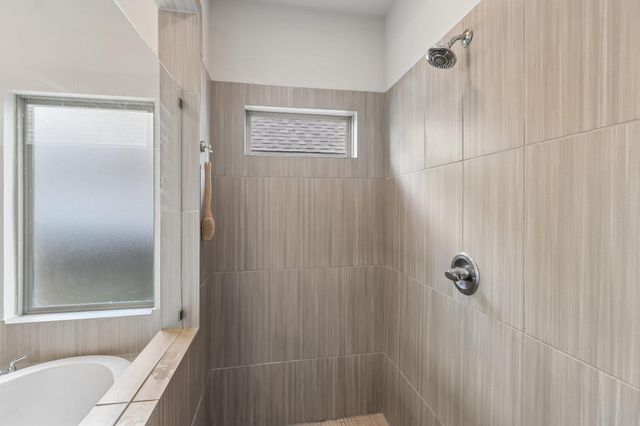 112 Chinaberry BND, Bastrop, TX 78602