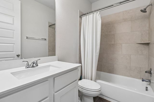 112 Chinaberry BND, Bastrop, TX 78602