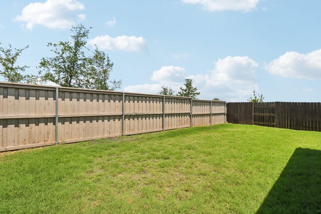 112 Chinaberry BND, Bastrop, TX 78602