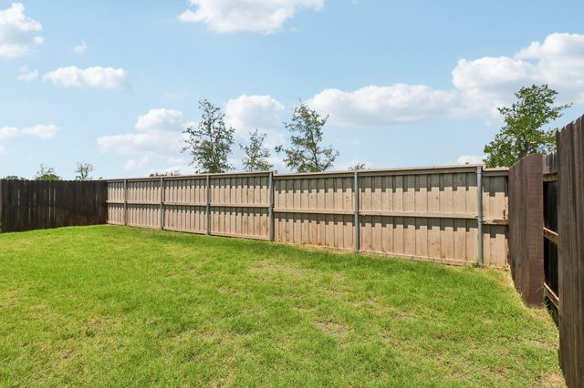 112 Chinaberry BND, Bastrop, TX 78602