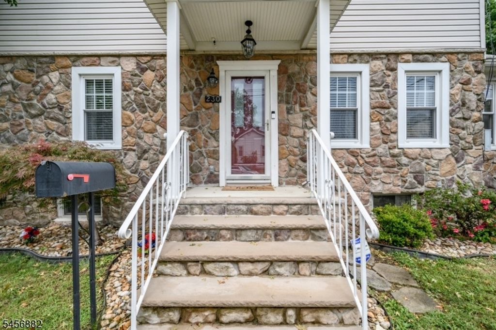 230 Jones Pl, Linden City, NJ 07065 — photo 2