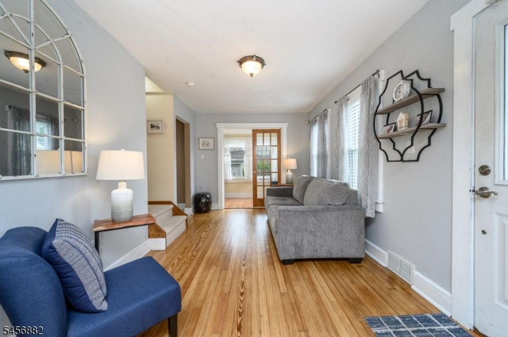230 Jones Pl, Linden City, NJ 07065 — photo 4