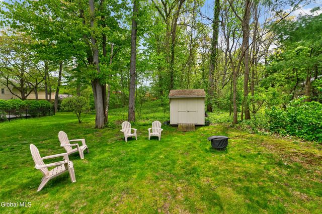 606 Top Ridge Drive, Guilderland, NY 12203