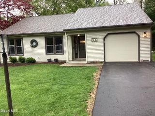 606 Top Ridge Drive, Guilderland, NY 12203