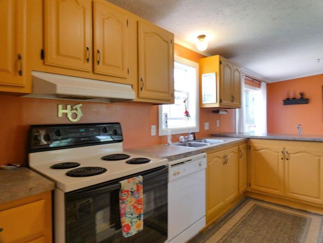 N3644 GREEN VALLEY ROAD, Pulaski, WI 54162