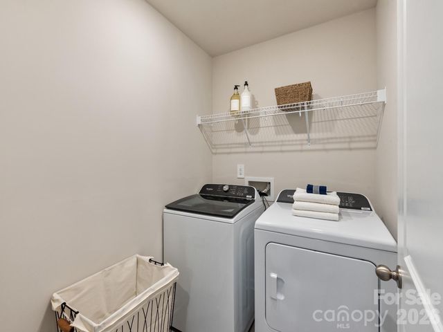8337 Hidden Springs Trail, Charlotte, NC 28216