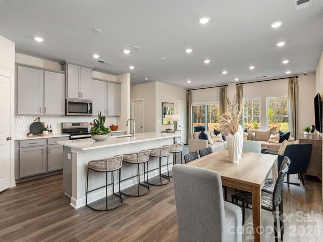 8337 Hidden Springs Trail, Charlotte, NC 28216