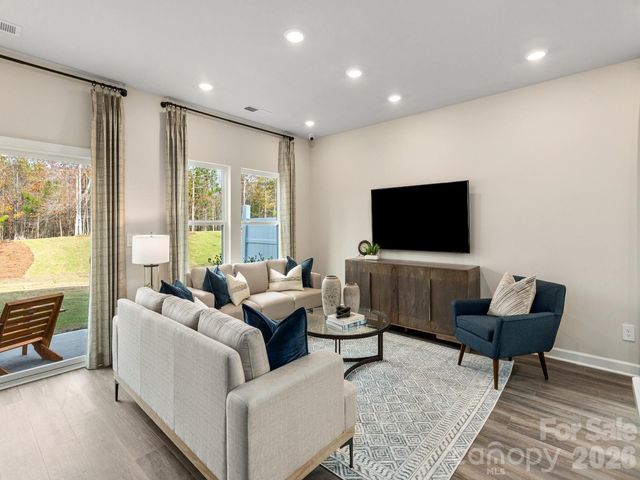 8337 Hidden Springs Trail, Charlotte, NC 28216