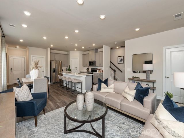 8337 Hidden Springs Trail, Charlotte, NC 28216