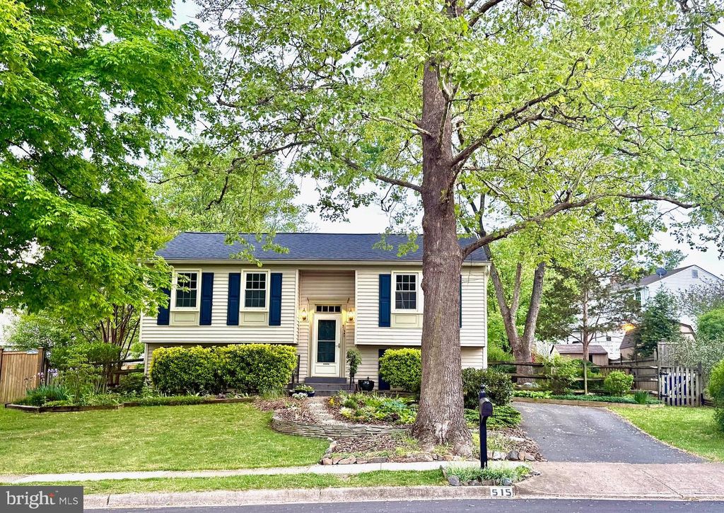 515 WORCHESTER ST, Herndon, VA 20170