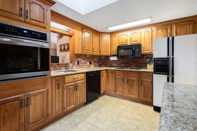 12 Carpenter Road, Lynnfield, MA 01940