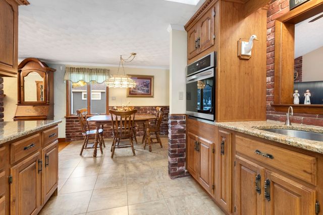 12 Carpenter Road, Lynnfield, MA 01940