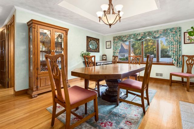 12 Carpenter Road, Lynnfield, MA 01940