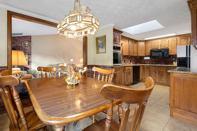 12 Carpenter Road, Lynnfield, MA 01940