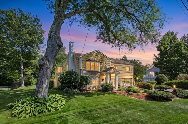 12 Carpenter Road, Lynnfield, MA 01940