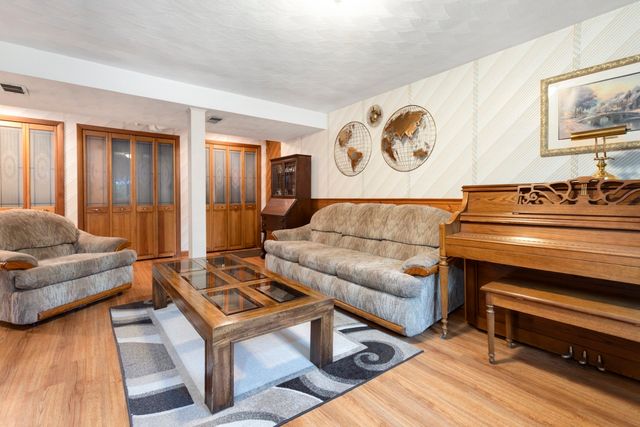 12 Carpenter Road, Lynnfield, MA 01940
