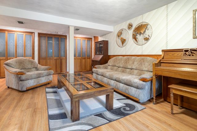 12 Carpenter Road, Lynnfield, MA 01940