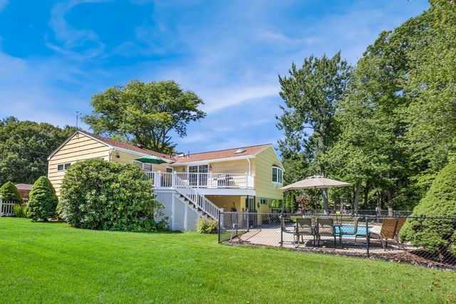 12 Carpenter Road, Lynnfield, MA 01940