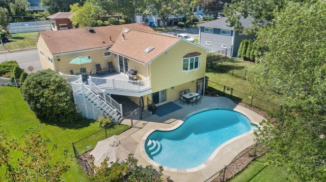 12 Carpenter Road, Lynnfield, MA 01940