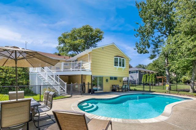 12 Carpenter Road, Lynnfield, MA 01940