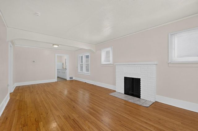 414 W 8th Street NW, Albuquerque, NM 87102