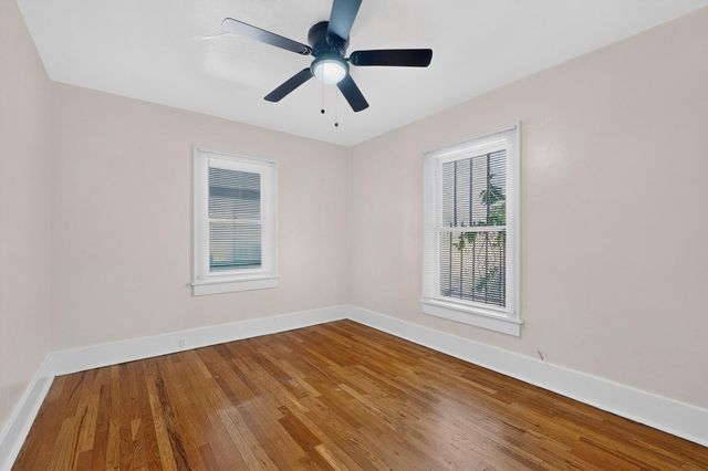 414 W 8th Street NW, Albuquerque, NM 87102