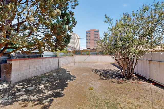 414 W 8th Street NW, Albuquerque, NM 87102
