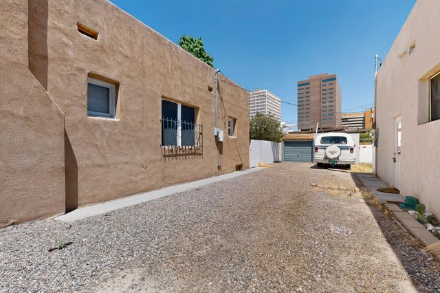 414 W 8th Street NW, Albuquerque, NM 87102
