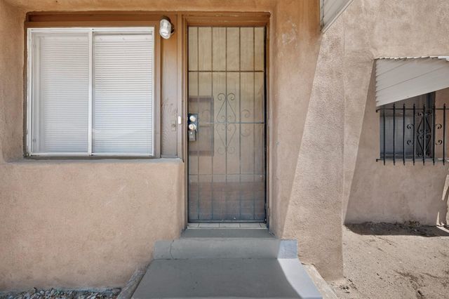 414 W 8th Street NW, Albuquerque, NM 87102