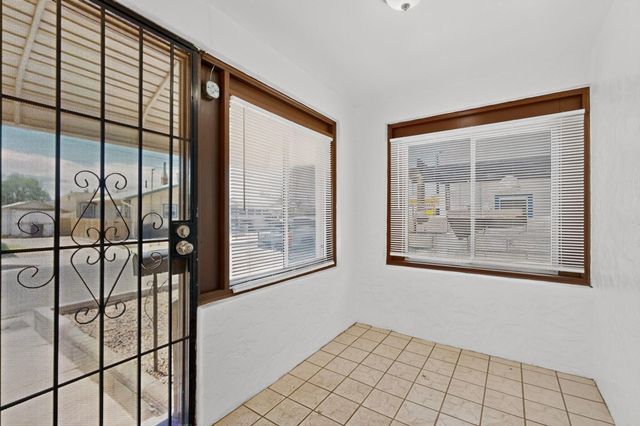 414 W 8th Street NW, Albuquerque, NM 87102