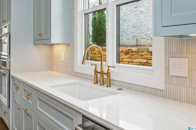 805 SOUTHBEND LANE, Vestavia Hills, AL 35216