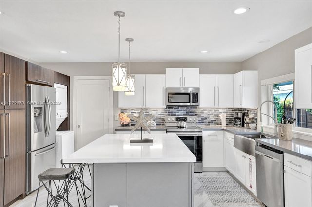 1236 NE 18th Avenue, Fort Lauderdale, FL 33304
