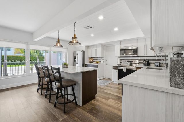 1236 NE 18th Avenue, Fort Lauderdale, FL 33304