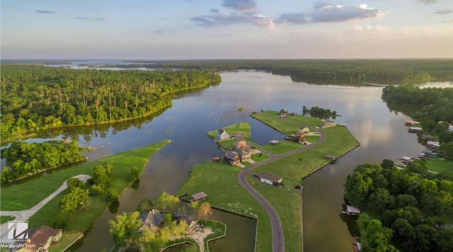 187 N Forest Drive, Huntsville, TX 77340