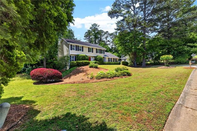 445 Cove Drive NE, Marietta, GA 30067
