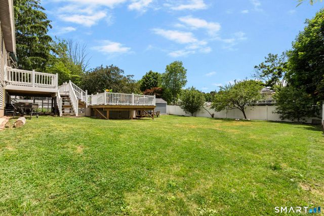 11 Costanzo Court, Hamden, CT 06518
