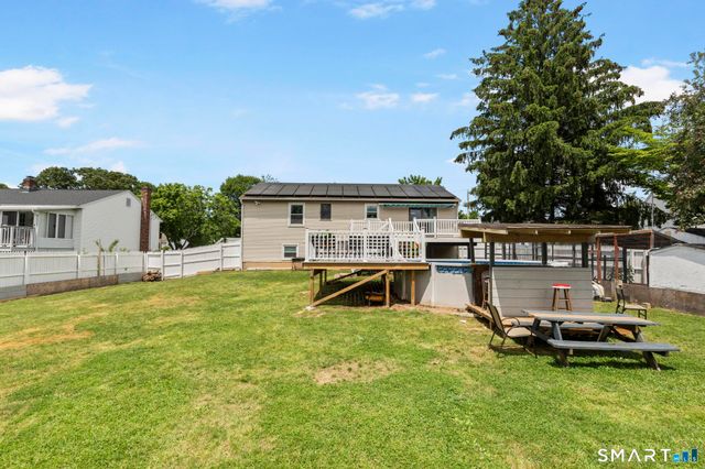 11 Costanzo Court, Hamden, CT 06518