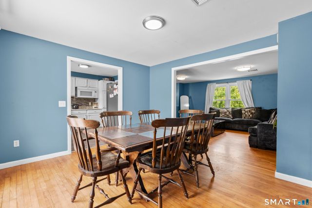 11 Costanzo Court, Hamden, CT 06518