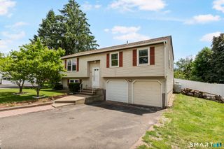 11 Costanzo Court, Hamden, CT 06518
